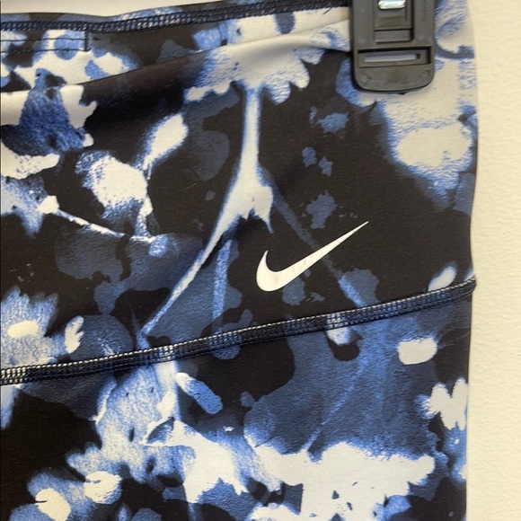 Nike Blue Floral Leggings - Picture 3 of 6
